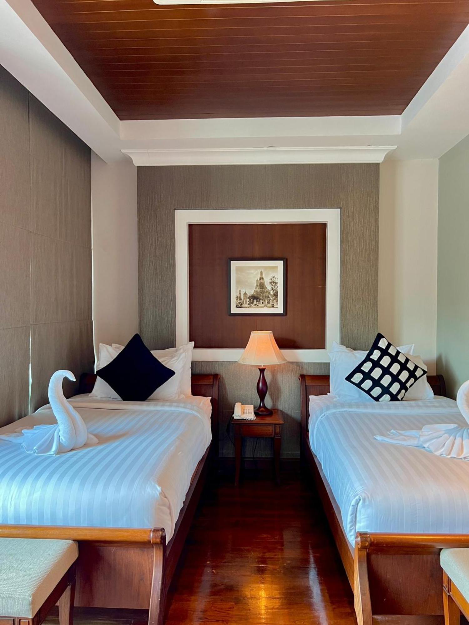 Yotaka Bangkok Hotel Bagian luar foto