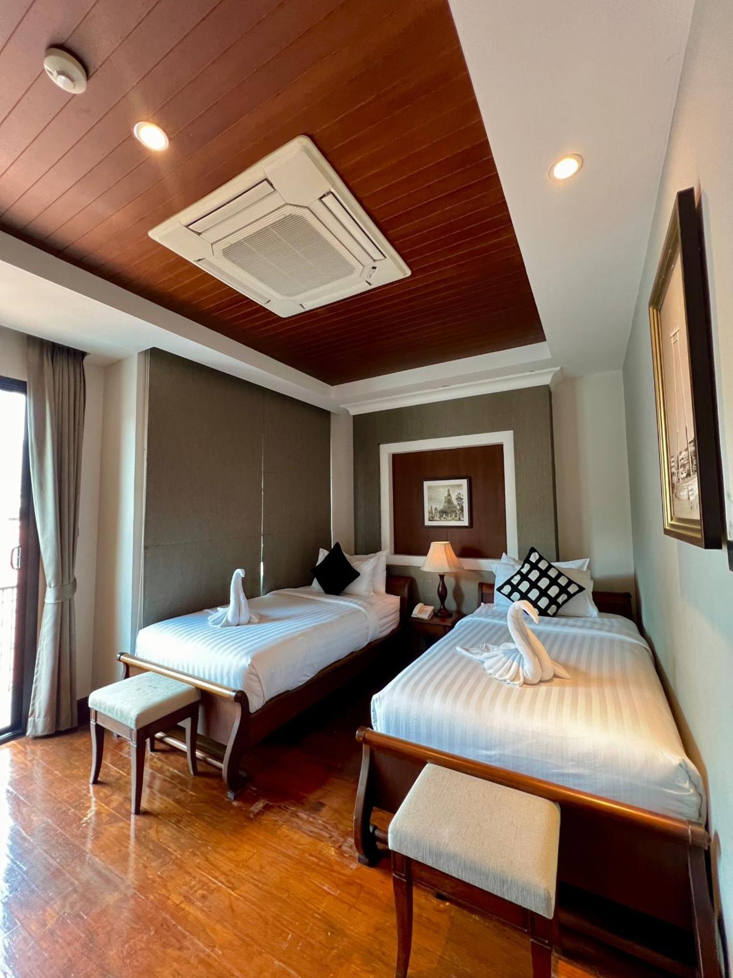 Yotaka Bangkok Hotel Bagian luar foto
