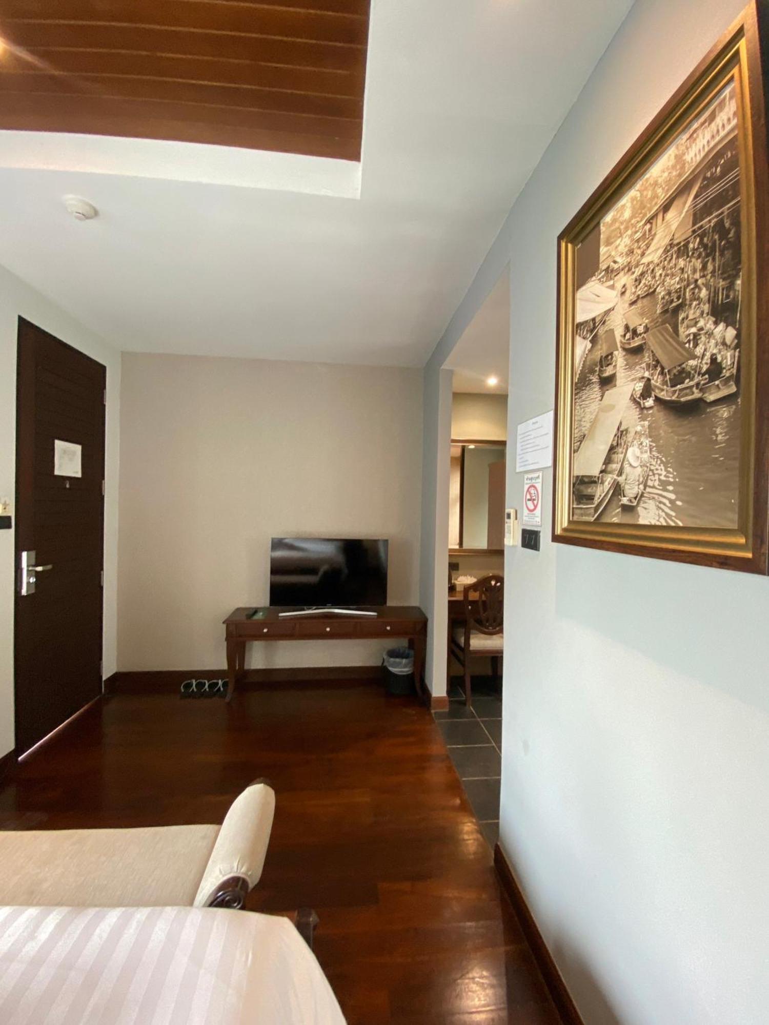 Yotaka Bangkok Hotel Bagian luar foto
