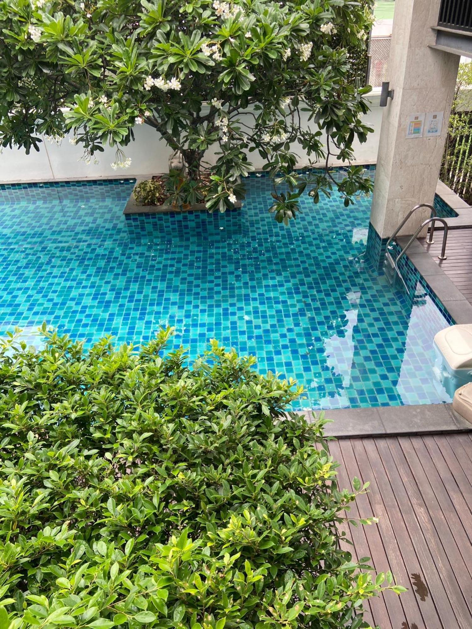 Yotaka Bangkok Hotel Bagian luar foto